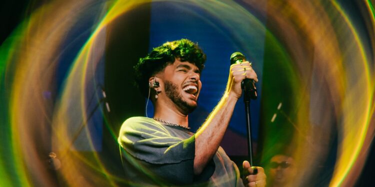 Yohan se despide de 2024 a ritmo de Tropical Pop