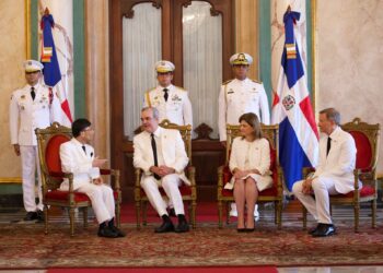Siete nuevos embajadores presentan credenciales al presidente Abinader