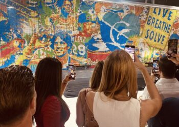 En Cap Cana establecen récord mundial con mosaico de Rubik