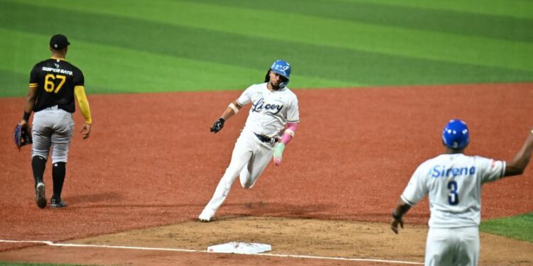 Tigres arrasan con las Águilas en Puerto Rico