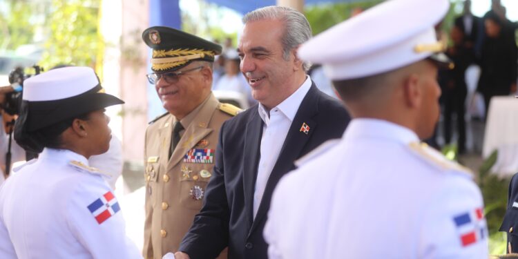 Presidente Abinader lidera graduación de cadetes en Ciencias Aeronáuticas