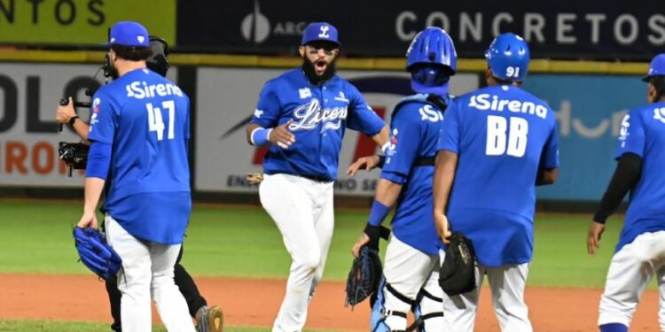 Toros y Licey brillan ganando por la mínima ambos partidos