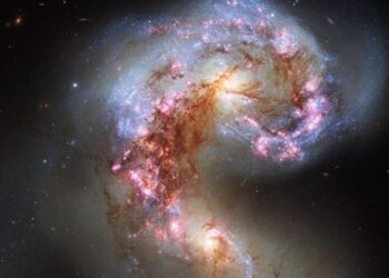 Colisiones cósmicas: clave en la creación de galaxias gigantes