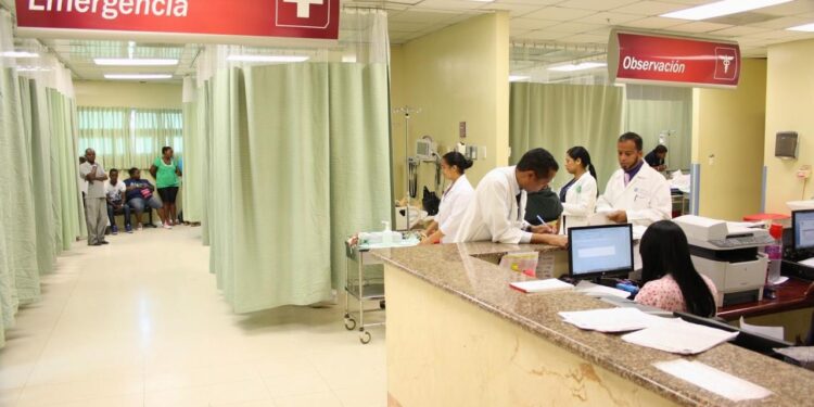 Médico advierte del caos que se produce en salas de emergencias en navidad