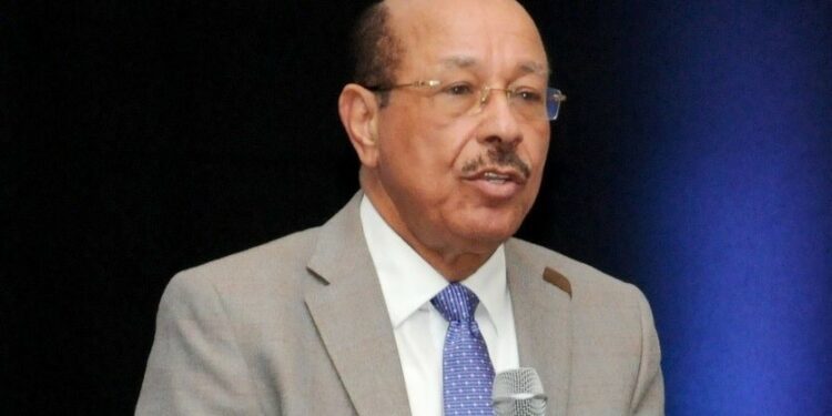 Temístocles Montás advierte de crisis económica latente