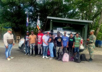 Ejército detiene a pareja dominicana por tráfico de inmigrantes haitianos