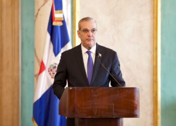 Abinader llama a Venezuela a transición pacífica y democrática