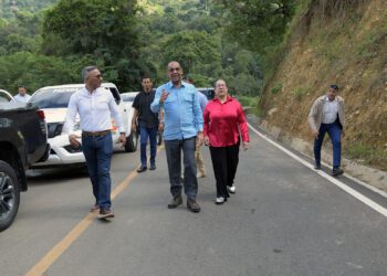 Gobierno reconstruye vías para impulsar el desarrollo en Santiago y La Vega