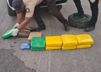 Incautan presunta droga y detienen a tres personas en Barahona