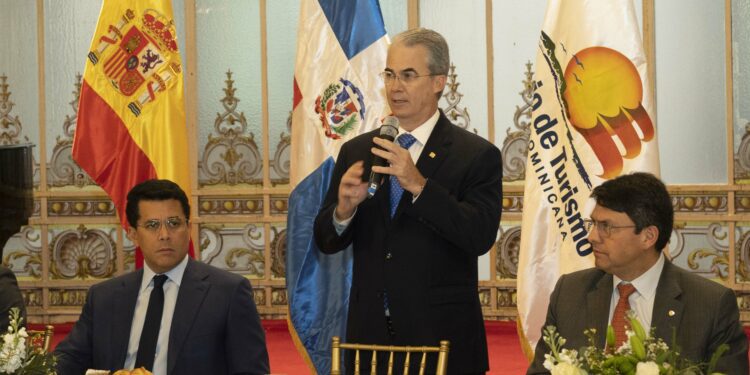 Banco Popular concluye FITUR 2025 con US$2,500 millones en inversiones turísticas