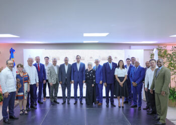 Reconocen a 47 servidores públicos por su dedicación y legado