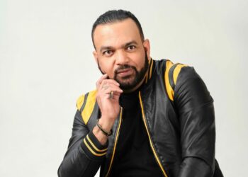 El Marinón conquista los corazones con su nuevo merengue "Comerte a besos"