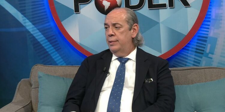 Jurista ve candidaturas independientes desafían los partidos políticos