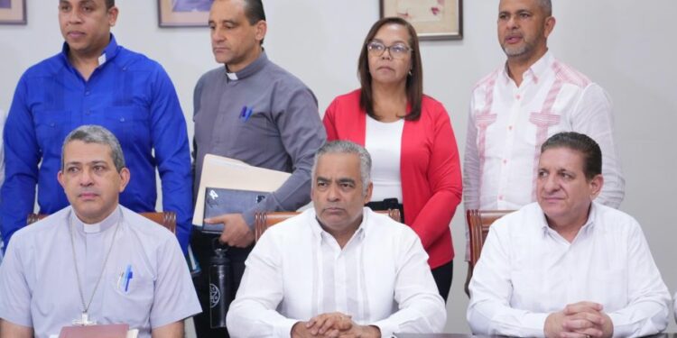 Propuesta de Energía y Minas busca resolver crisis con la Barrick en Cotuí 