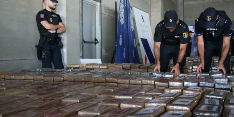 Alarma auge de cocaína en España por excedente en América Latina