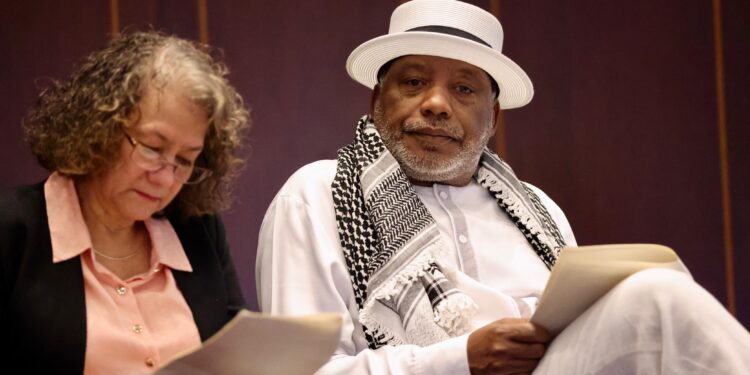 Colectivos exigen al presidente Abinader derogar decreto que beneficia a Barrick Gold