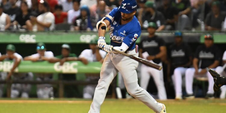 Tigres del Licey imparables logran remontada ante las Estrellas
