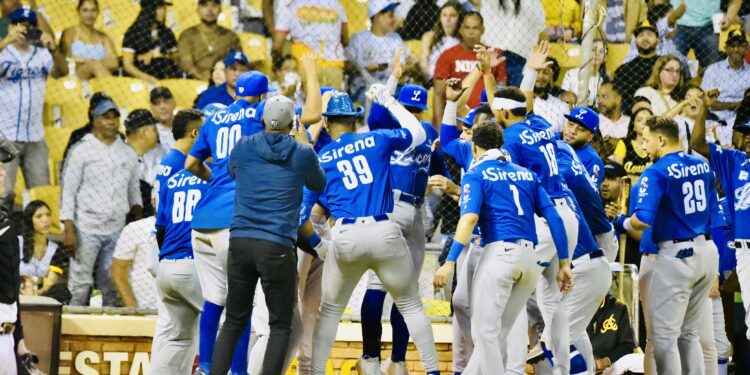 Licey blanquea a Águilas y afianza liderato del round robin
