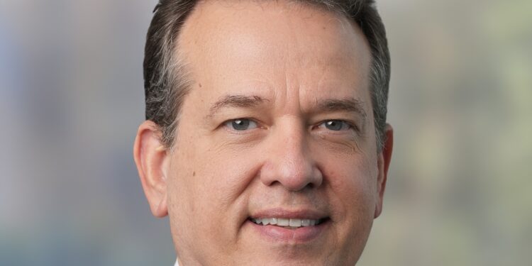 Ministro Bisonó representará a RD en Davos 2025