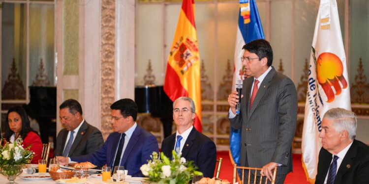 Banco BHD atrae inversión de RD$144,250 millones en FITUR 2025