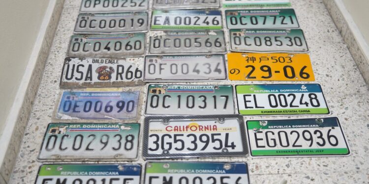 DIGESETT retiene 38 vehículos con placas extranjeras vencidas en 2024