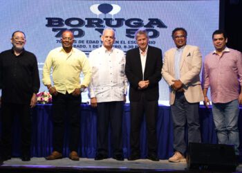 Felipe Polanco celebra 70 años de vida y 50 en el humor con "Boruga 70 y 50″