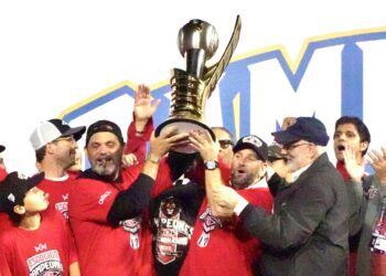 Escogido celebra la 17ª corona con Albert Pujols y gran orgullo