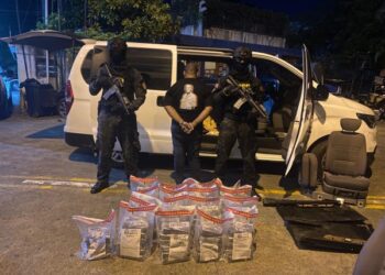 Incautan 100 paquetes de droga y arrestan hombre en Santo Domingo Este