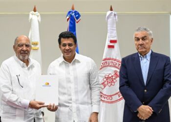 Gobierno destina millón de dólares para combatir el sargazo