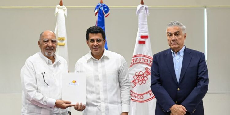 Gobierno destina millón de dólares para combatir el sargazo