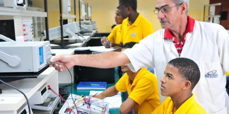 INFOTEP proyecta impactar a cuatro mil 606 empresas en 2025