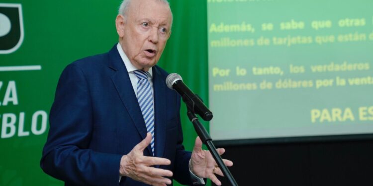 Alburquerque exige al Gobierno aclaración sobre reparto de bonos navideños