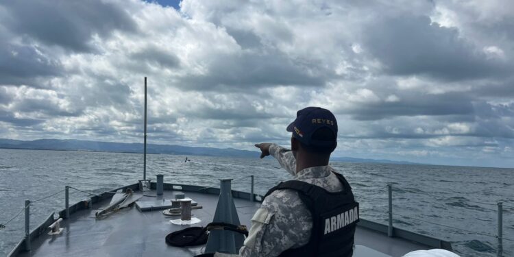Armada Dominicana rescata a 24 personas al norte de Celedonio, provincia El Seibo