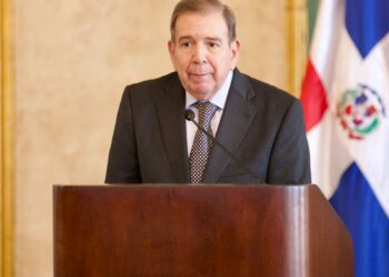 Abinader llama a Venezuela a transición pacífica y democrática