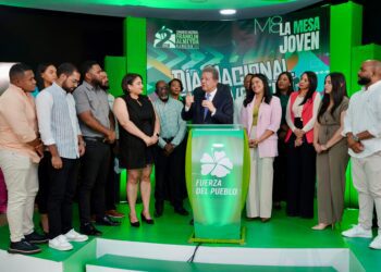 Leonel Fernández destaca el rol clave de los jóvenes en la transformación de RD