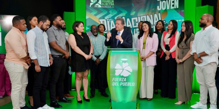 Leonel Fernández destaca el rol clave de los jóvenes en la transformación de RD