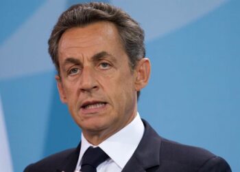Arranca juicio histórico contra el expresidente francés Sarkozy