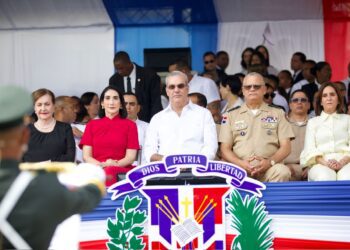 Desfile militar muestra poderío y la preparación de las Fuerzas Armadas