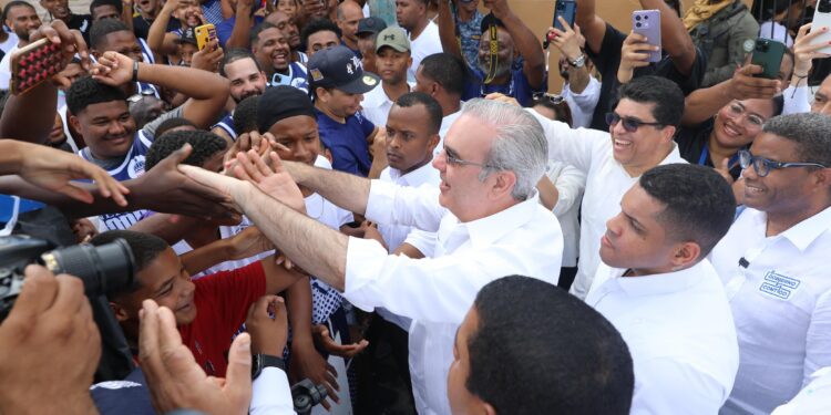 Presidente Abinader encabeza jornada “Gobierno Contigo” en La Ureña