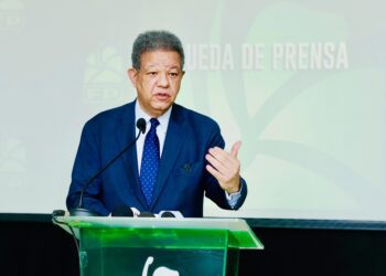 Leonel Fernández califica de “ineficaz” la gestión de Abinader