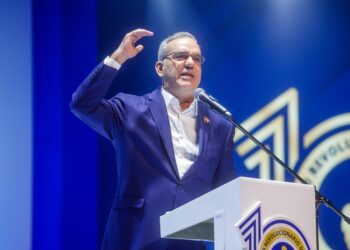 Luis Abinader destaca misión del PRM: renovar la política y servir al pueblo