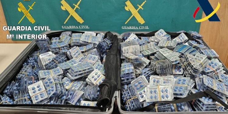 Incautan en aeropuerto de Barcelona carga de viagra ilegales desde RD