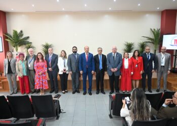 Jueces y académicos debaten protección de derechos constitucionales  