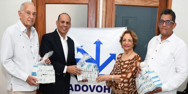 ADOVOHS entrega donación a 4 Instituciones Hospitalarias