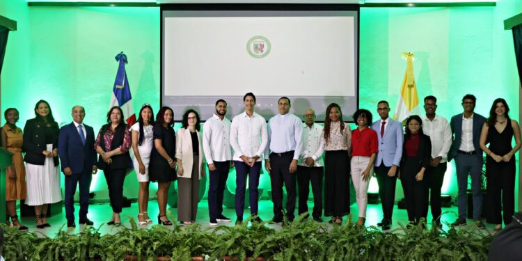 UCSD reconoce excelencia académica en el Día Nacional de la Juventud