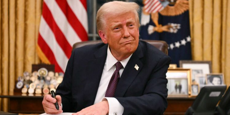 Industria de EEUU rechaza aranceles de Trump a Canadá, México y China