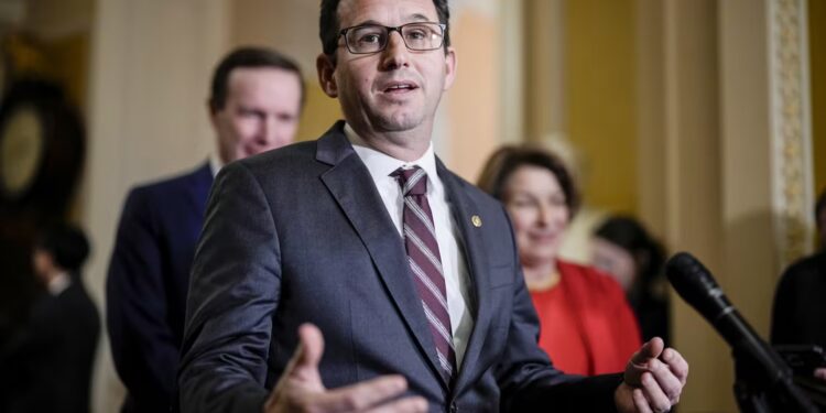 Demócratas bloquean nominaciones de Trump por amenaza a la USAID