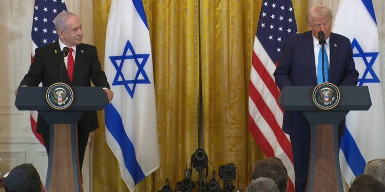 Trump asegura que EE.UU. tomará control de Gaza para evitar futuras amenazas