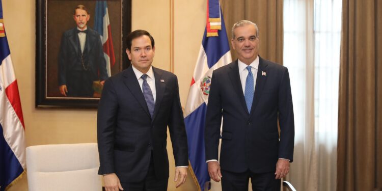 El secretario de Estado asegura que EEUU apoya la misión de seguridad de Haití