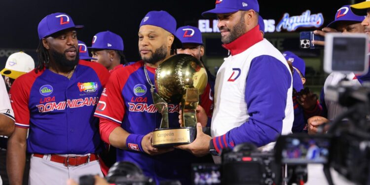 Pujols y el Escogido celebran título de campeones del Caribe en Mexicali